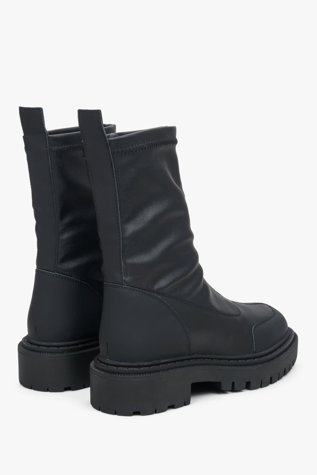 Schwarze Damen-Stiefeletten aus Leder mit flexiblem Schaft von Estro.