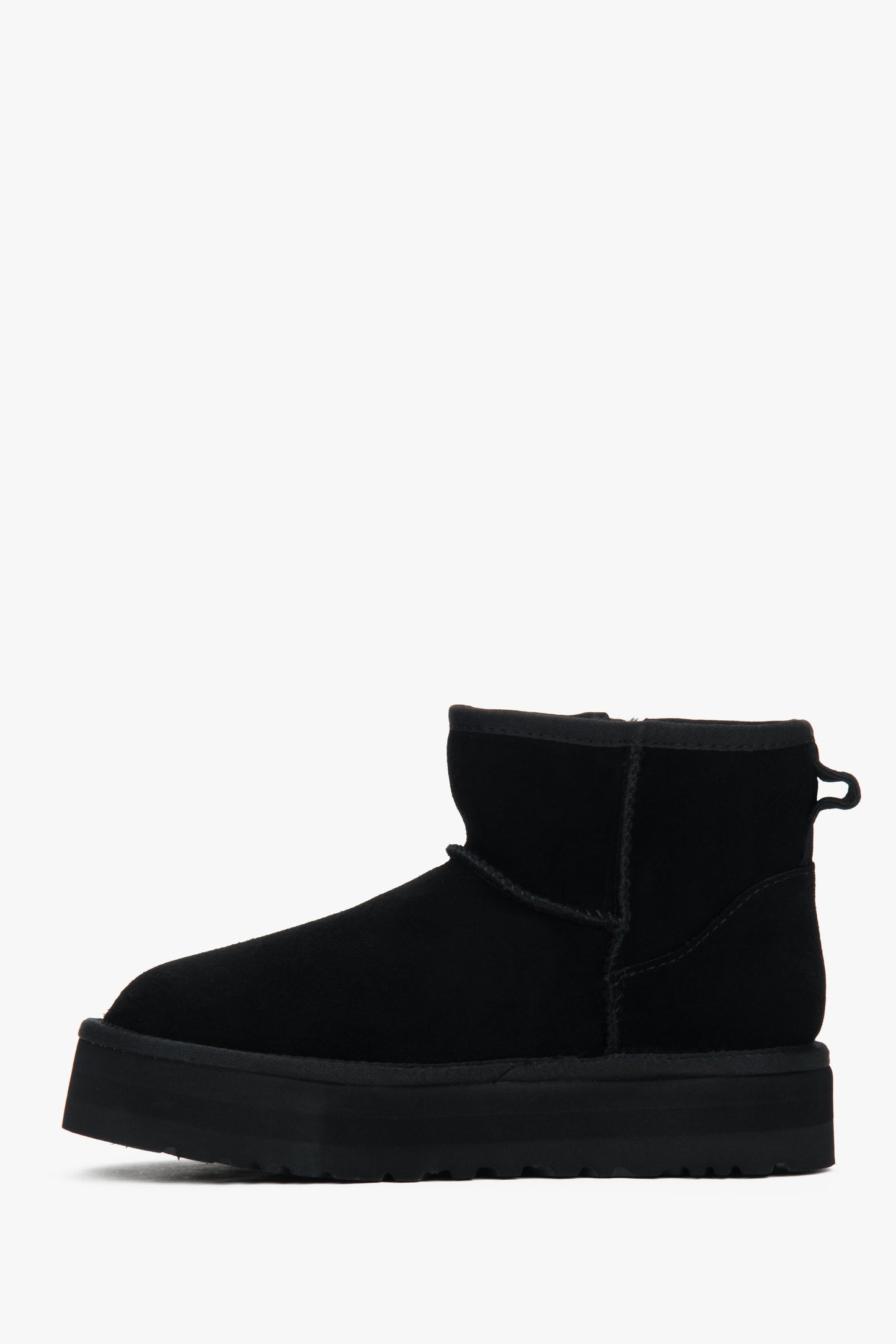 Warme und stylische Damen-Winterstiefel aus schwarzem Velours mit pelzgefüttertem Innenraum.