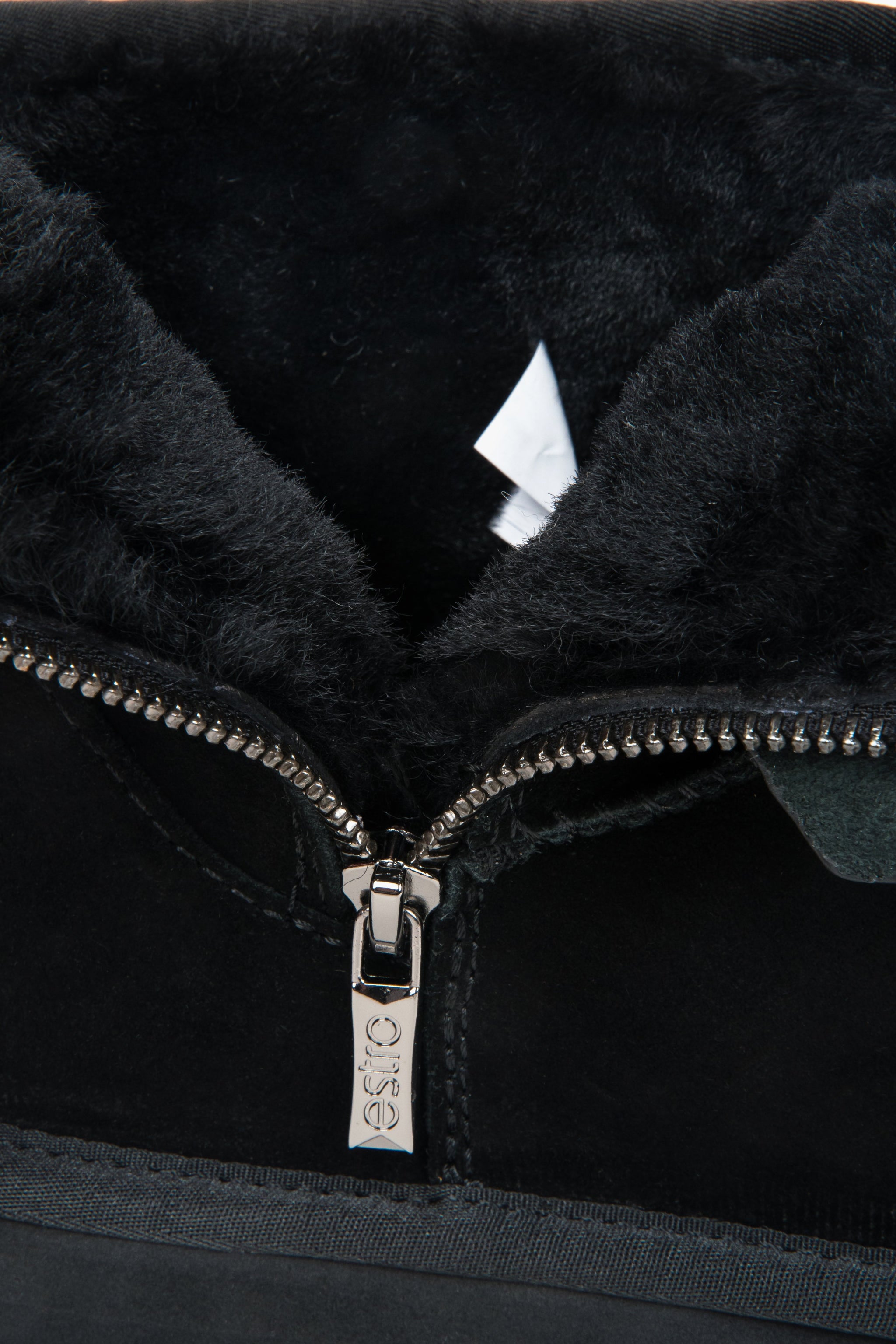 Elegante schwarze Damen-Winterstiefel aus echtem Veloursleder mit warmem Fellfutter.