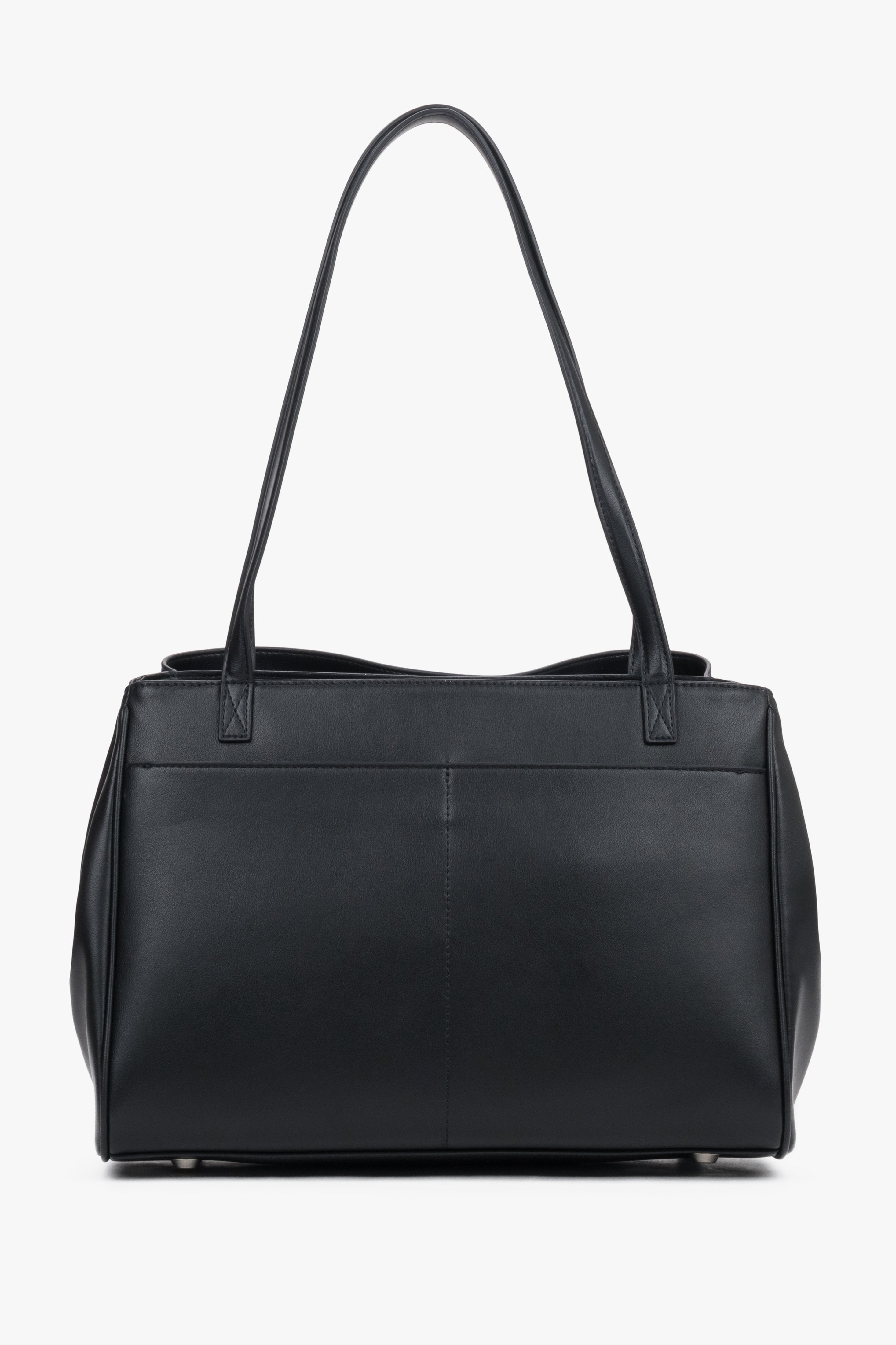 Schwarze Damen-Schultertasche aus echtem Leder von Estro in Rückansicht