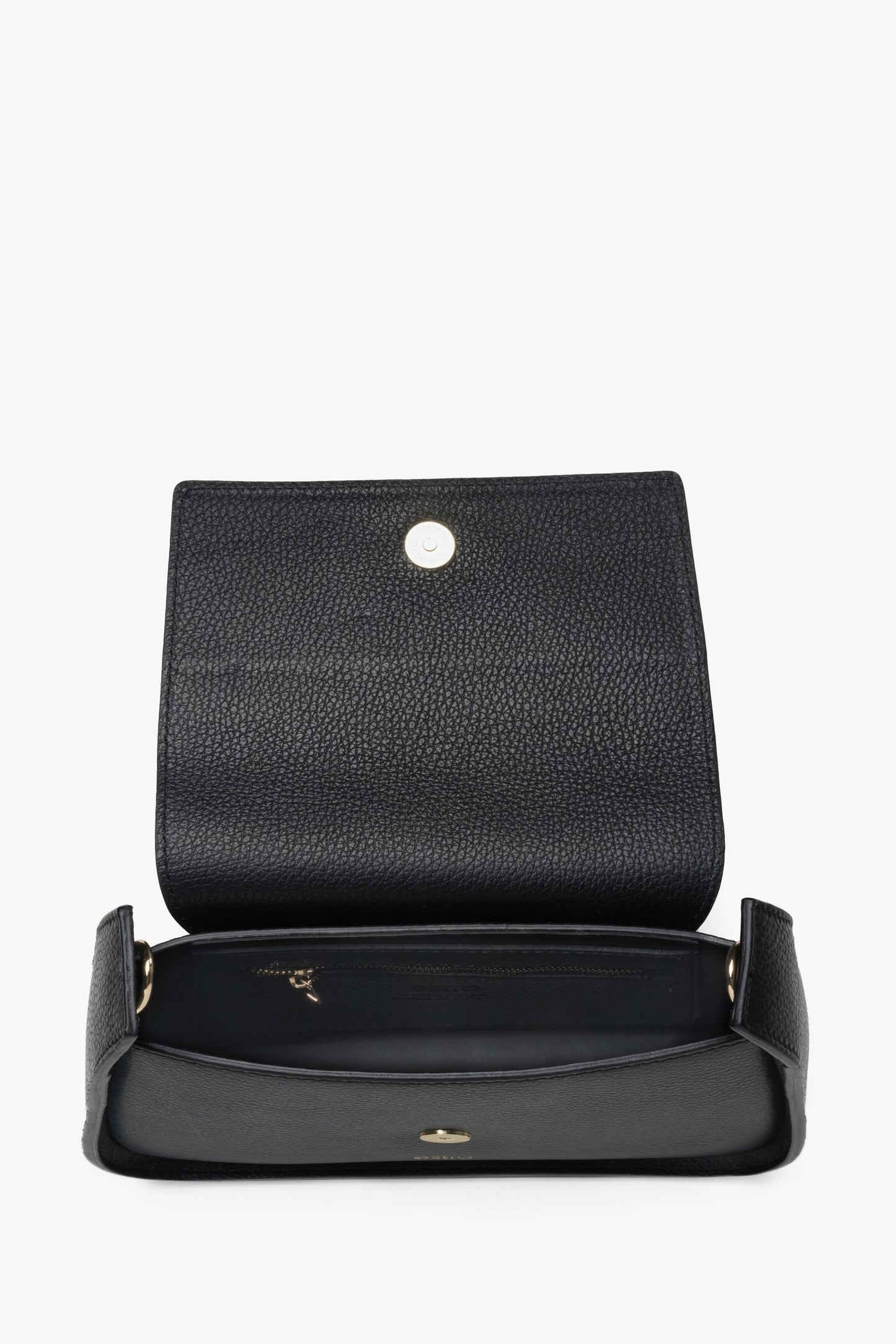 Schwarze Ledertasche von Estro – Innenansicht
