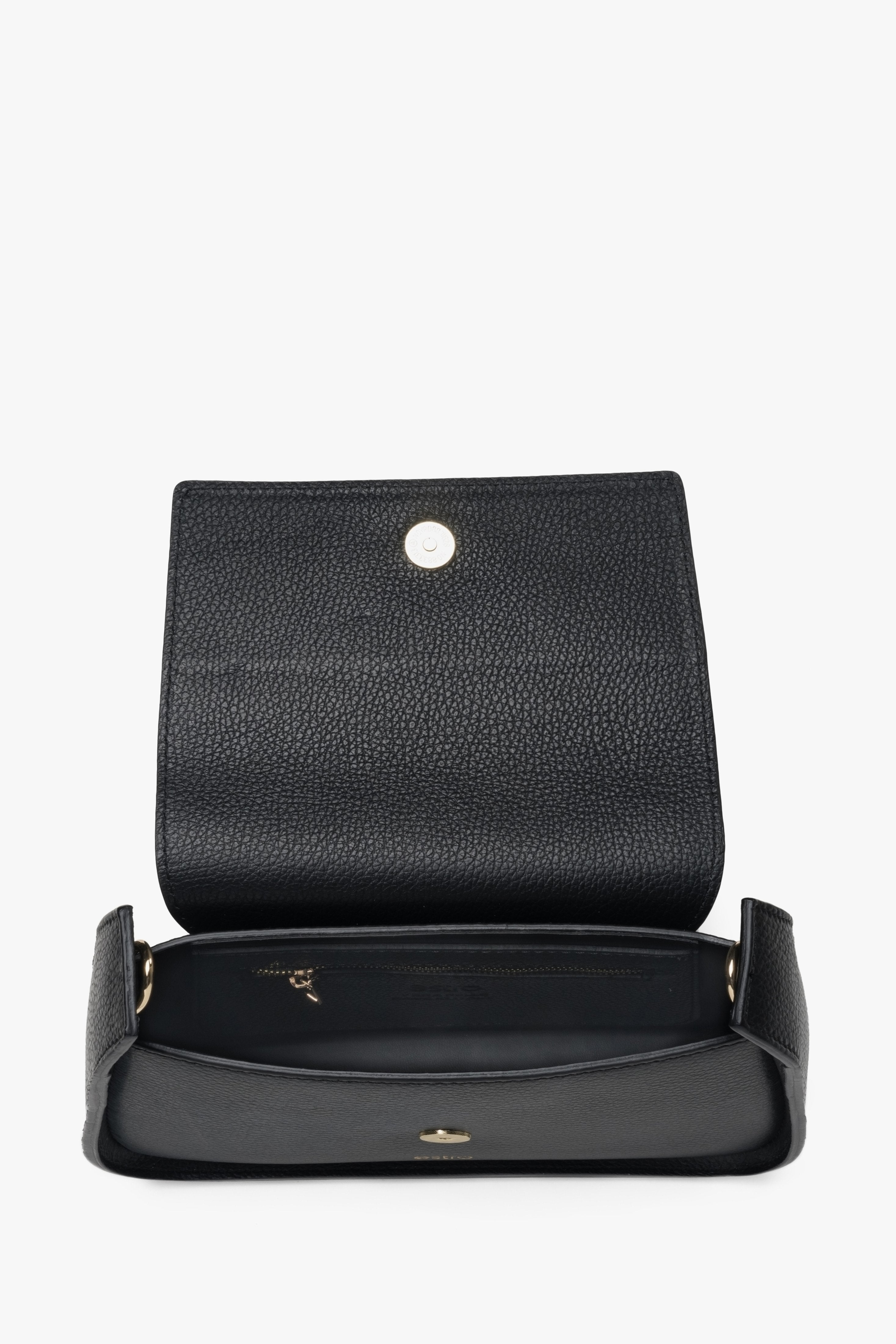 Schwarze Ledertasche von Estro – Innenansicht
