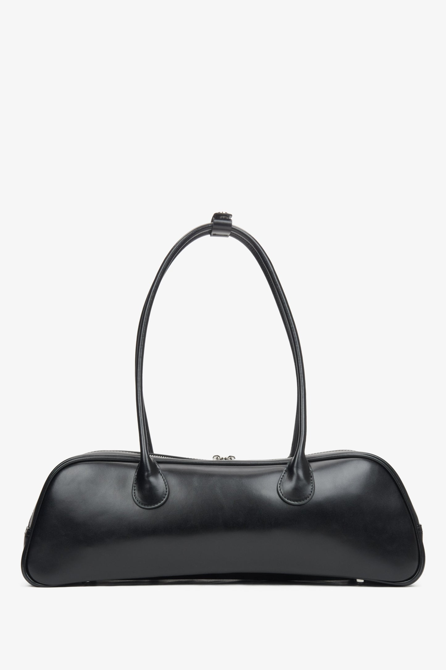 Stilvolle schwarze Damen-Schultertasche von Estro aus Leder mit langen Henkeln.