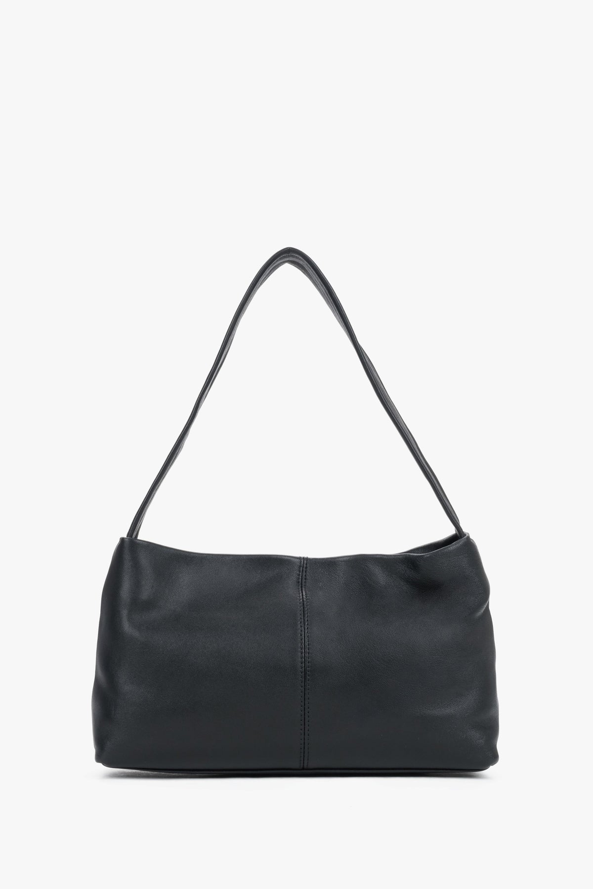 Seitenprofil der kleinen schwarzen Damen-Schultertasche mit ergonomischem Lederriemen
