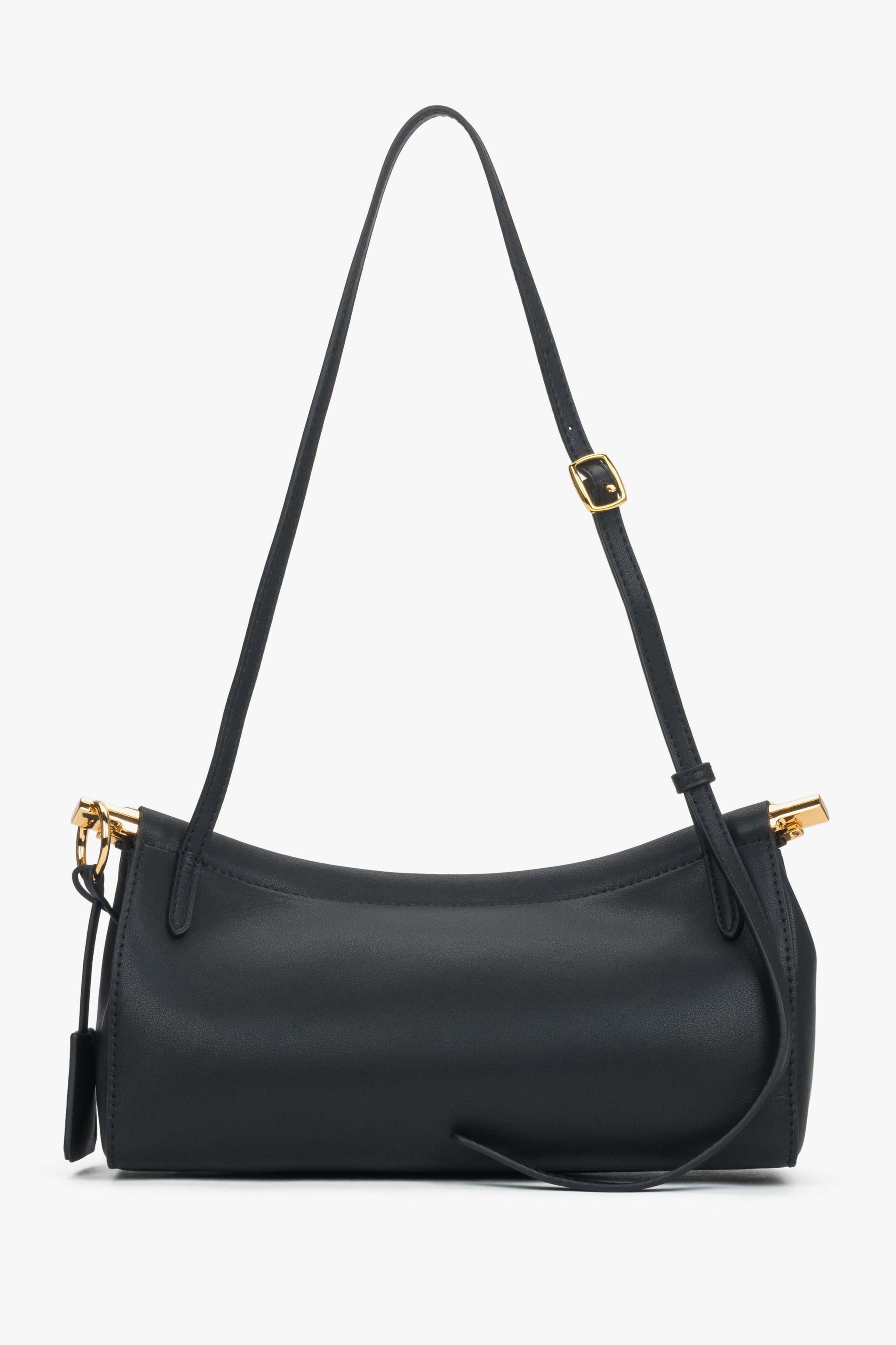 Seitenansicht der eleganten Estro Ledertasche mit Fokus auf den schmalen Schulterriemen.