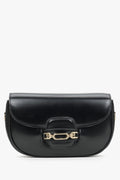 Schwarze Damen-Schultertasche mit verstellbarem Trageriemen Estro ER00115959.