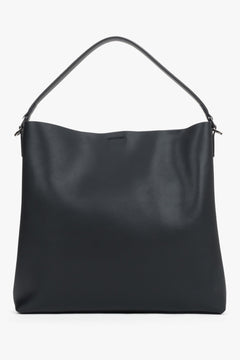 Rückansicht der formstabilen schwarzen Hobo-Shopper-Tasche aus Echtleder