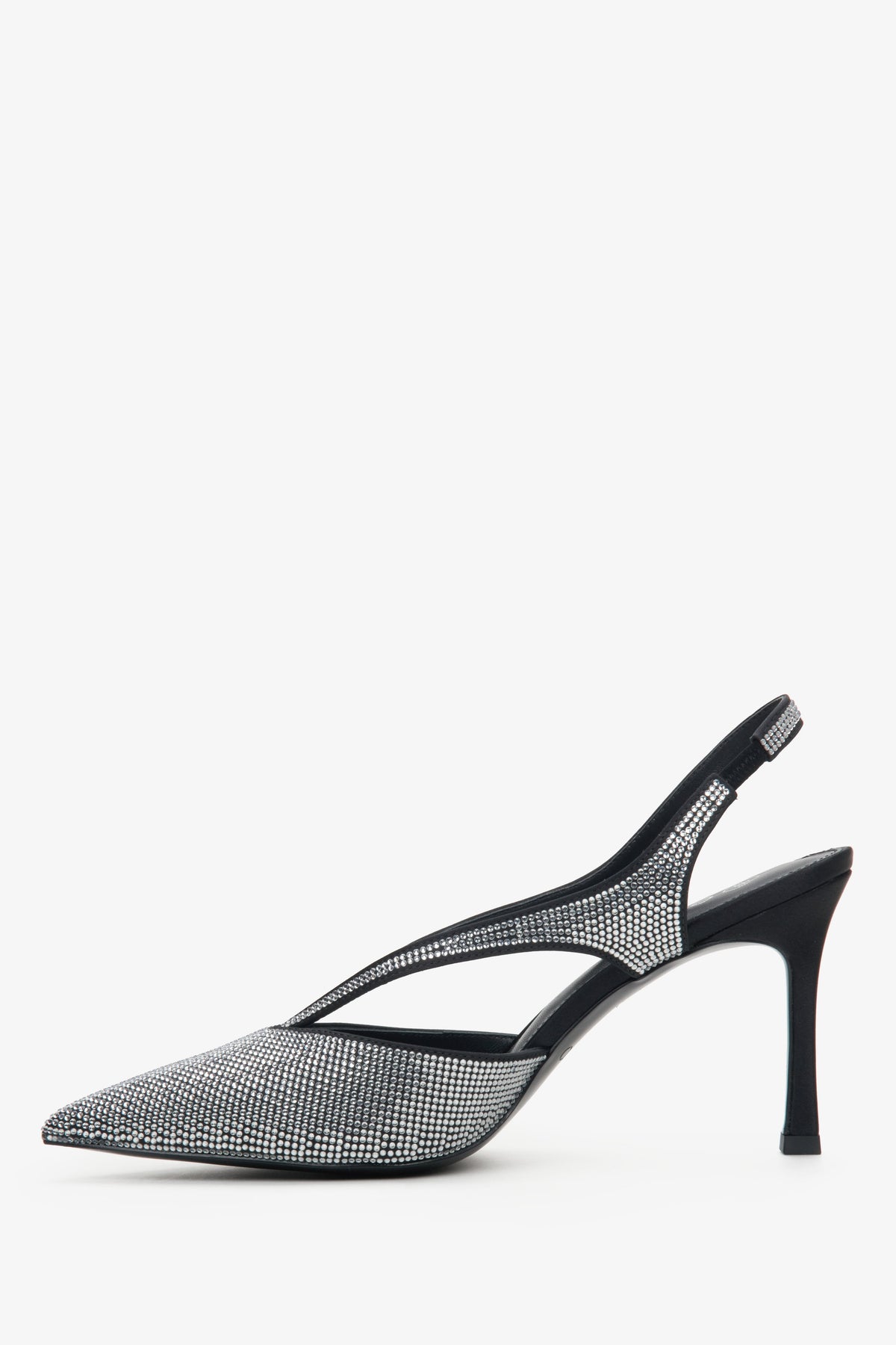 Profilansicht des schwarzen Damen-Slingback-Pumps mit funkelndem Kristallbesatz, spitzer Kappe und 9 cm Pfennigabsatz