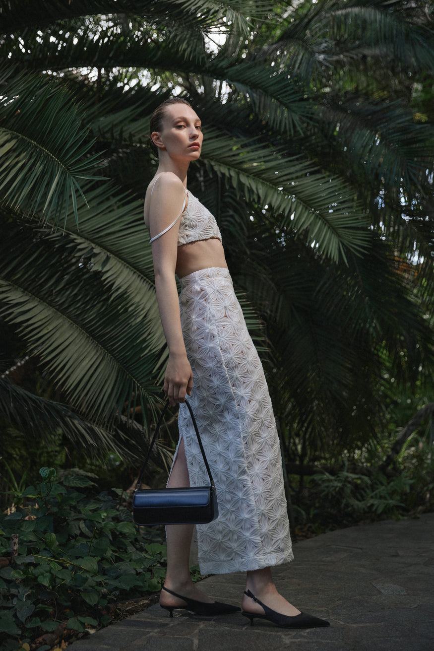 Spitz zulaufende Pumps mit kleinem Absatz in Schwarz, Estro ER00117208.