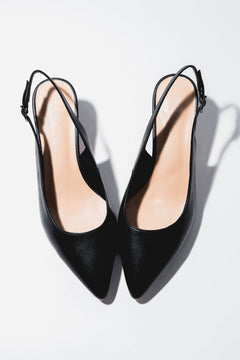 Schwarze Damen-Slingpumps aus weichem Echtleder mit Trichterabsatz Estro ER00117123