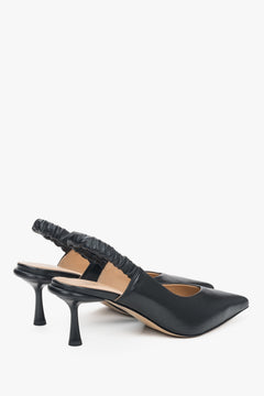 Detailansicht der Lederschuhe mit Slingback-Riemen Estro ER00115115
