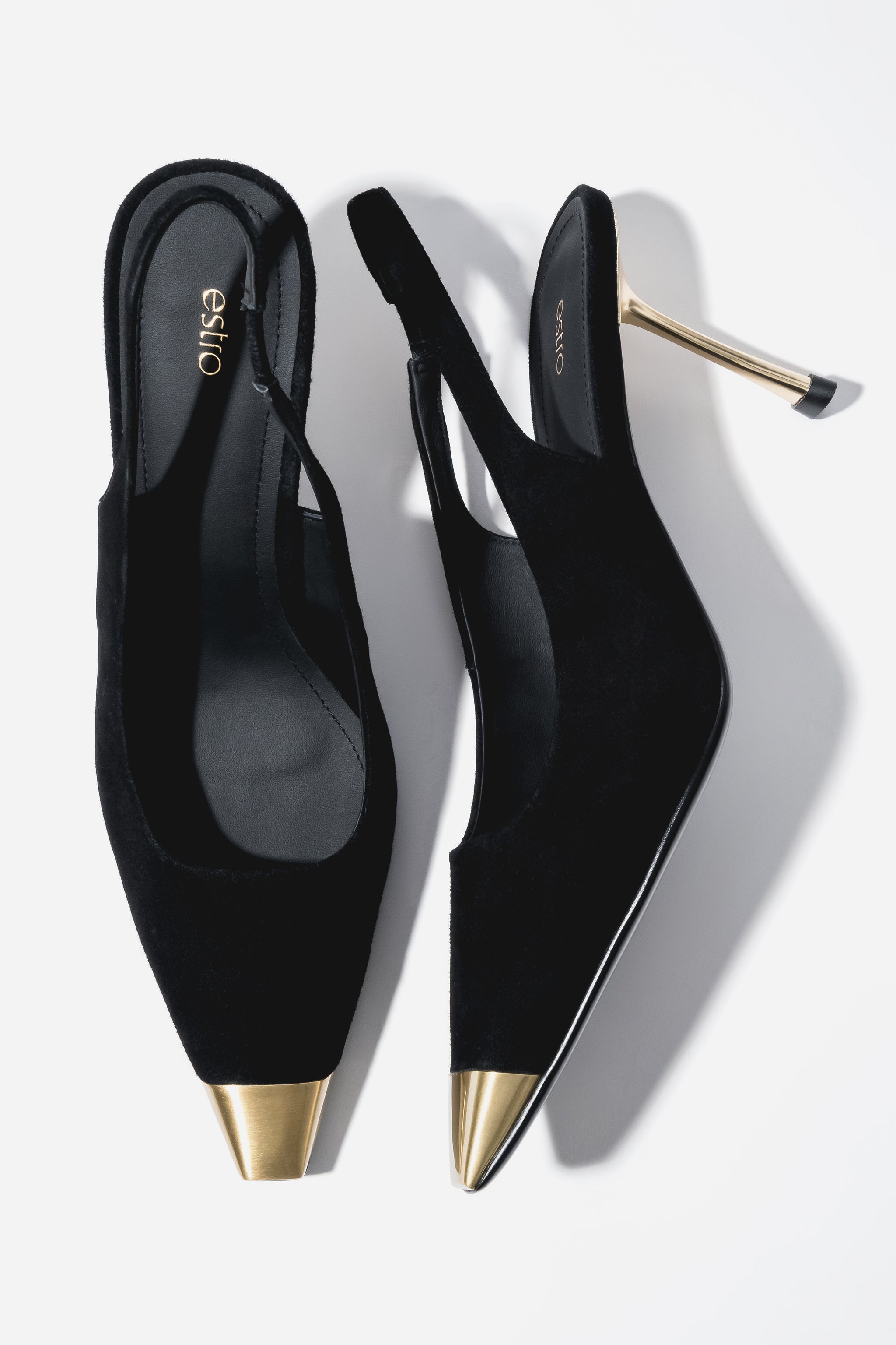 Schwarze Damen-Slingpumps aus echtem Velours von oben mit goldfarbener Schuhspitze