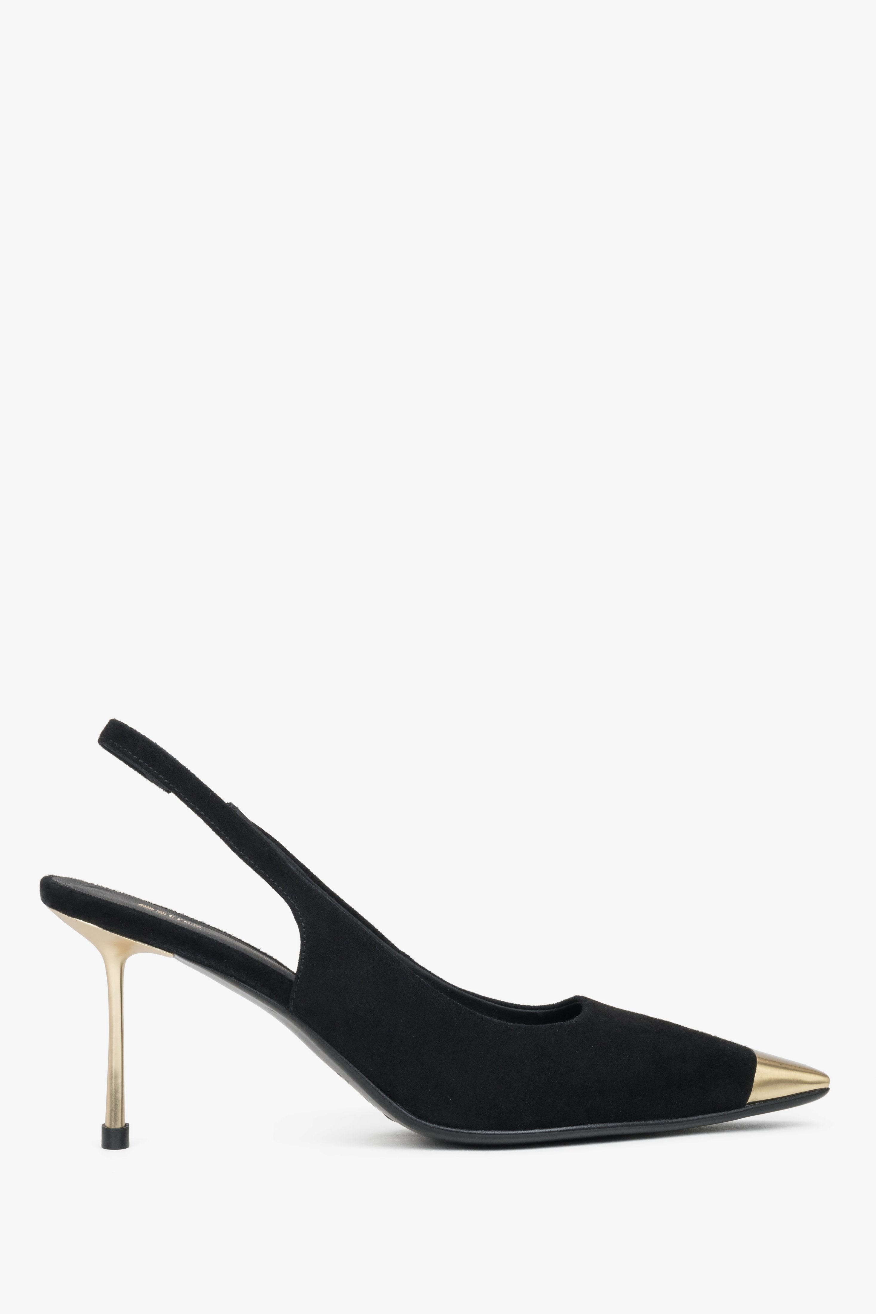 Schwarzer Damen-Slingpumps aus Velours in seitlicher Ansicht mit goldfarbenem Absatz