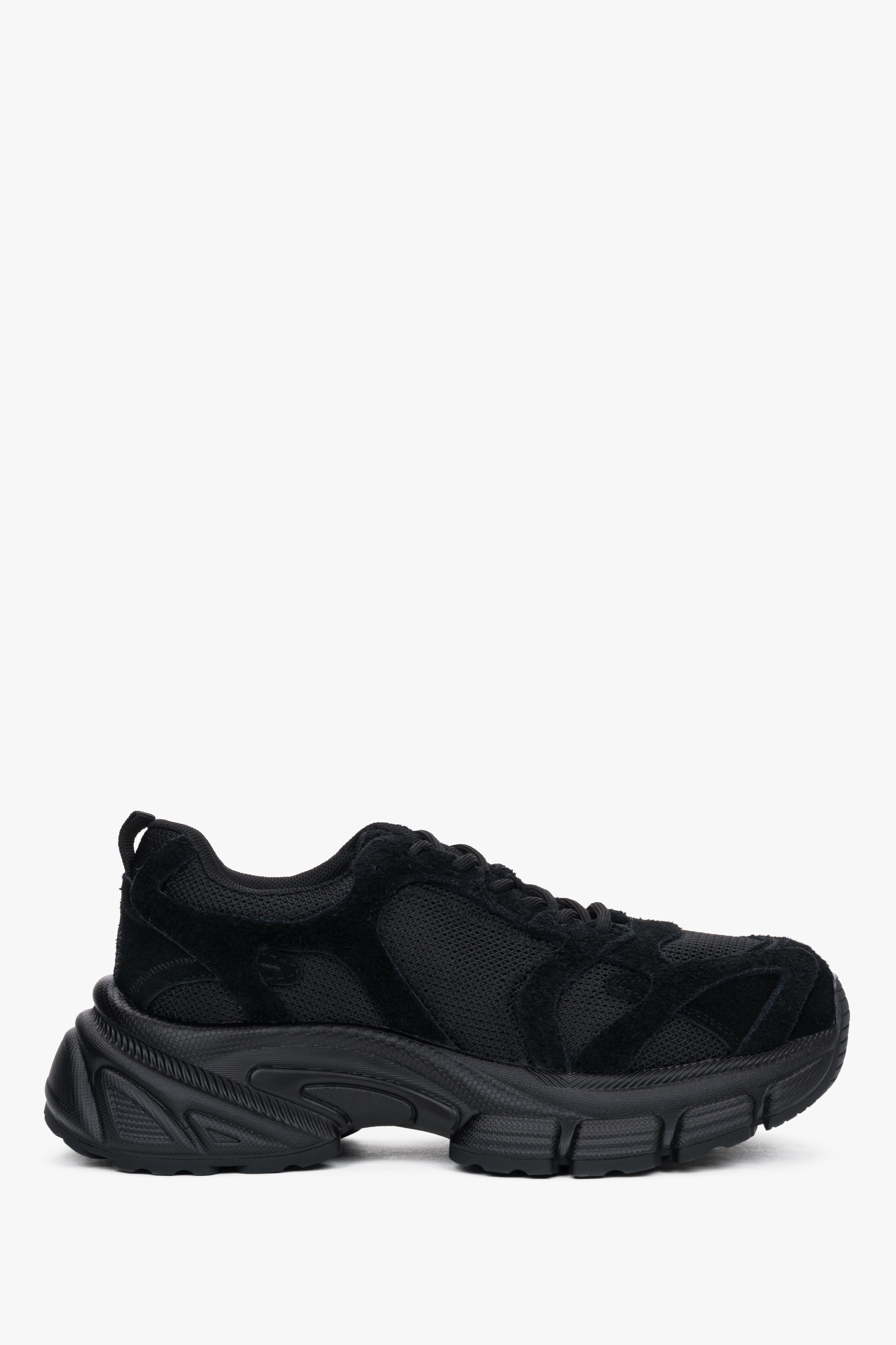 Flache Seitenansicht des schwarzen Damen-Sneakers ES8 aus Velours und Mesh