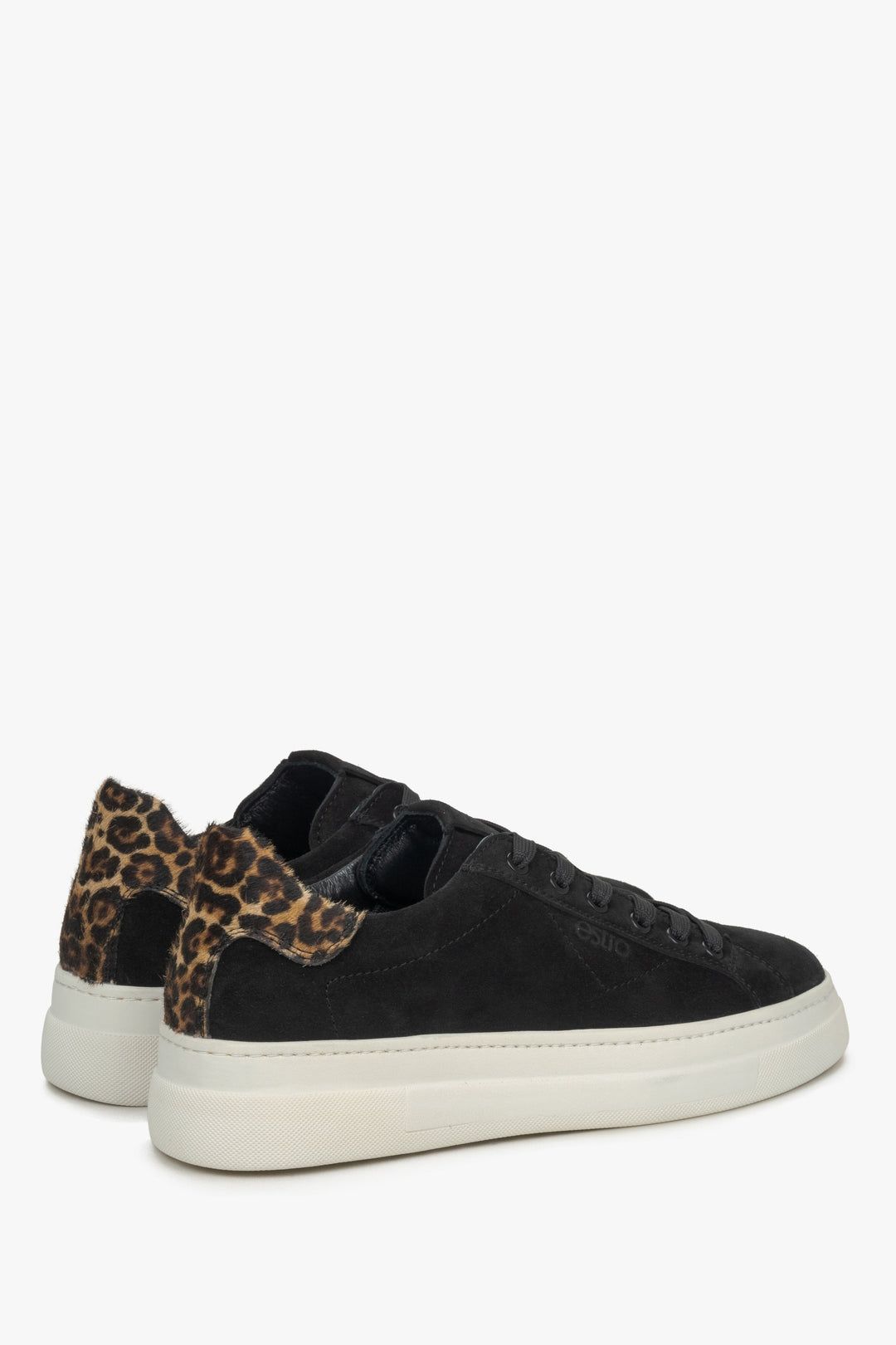Schwarze Damen-Sneaker mit Animal-Print: Estro aus italienischem Velours.