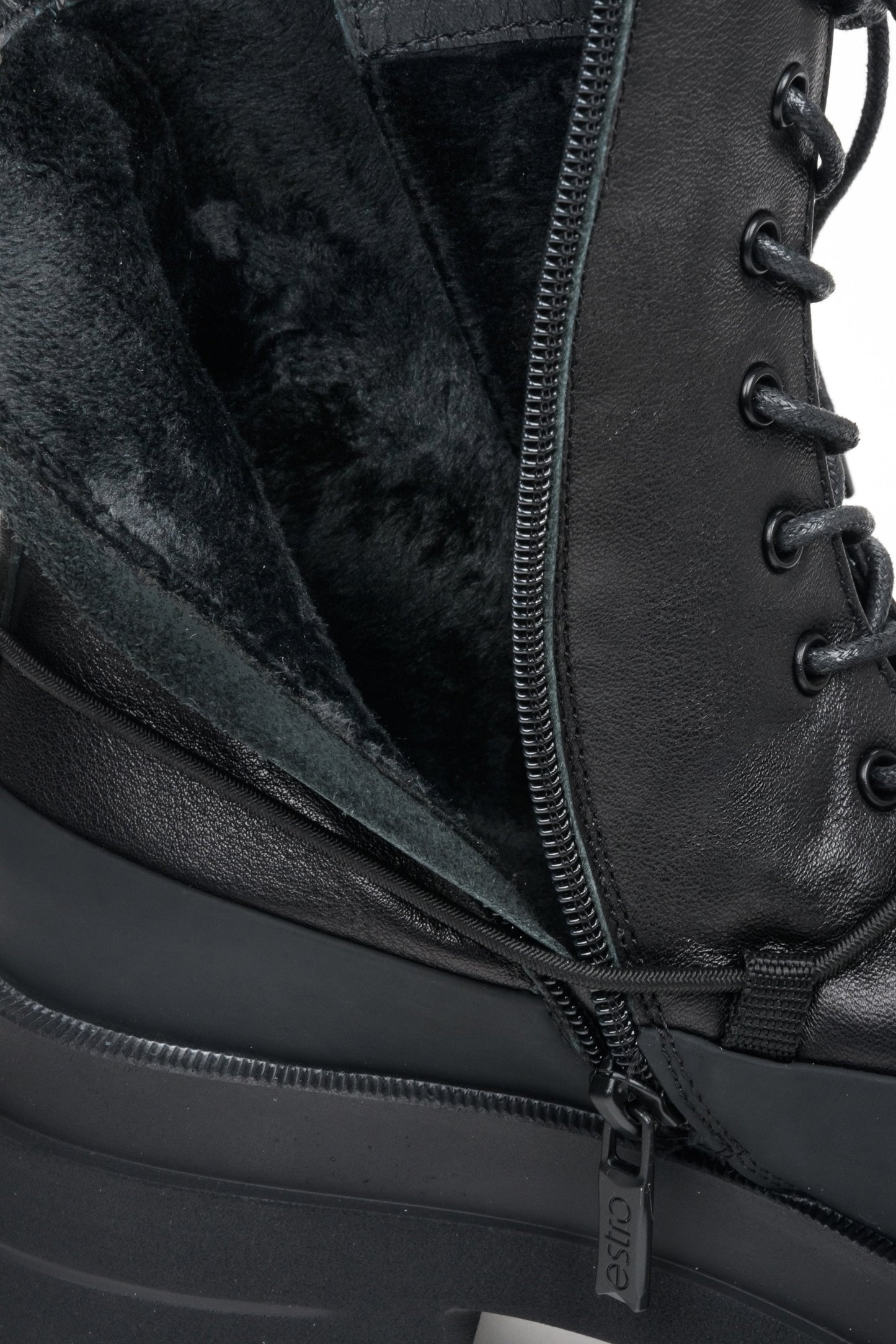 Damen-Workerboots in Schwarz aus echtem Leder von Estro – Nahaufnahme des weichen, warmen Innenfutters.