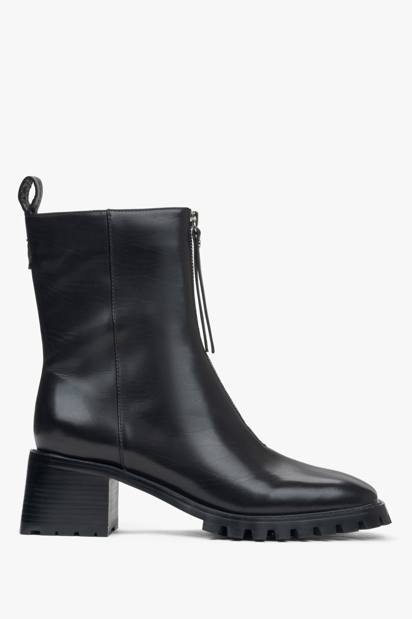 Schwarze Damen-Stiefelette aus Echtleder mit flachem Absatz Estro ER00115899.