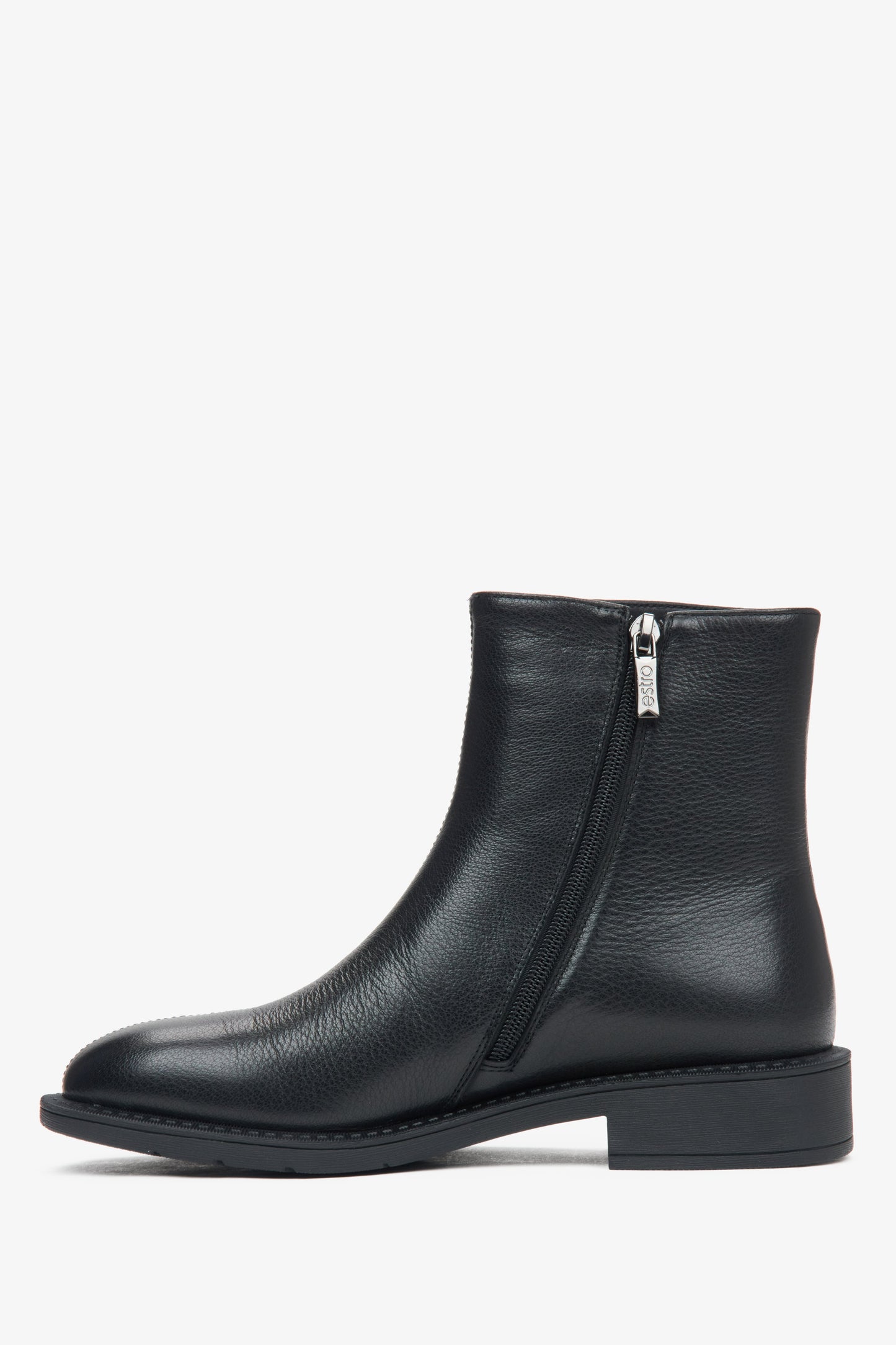 Schwarze Damen-Stiefeletten aus echtem Leder mit leichter Isolierung von Estro – Schuhprofil.