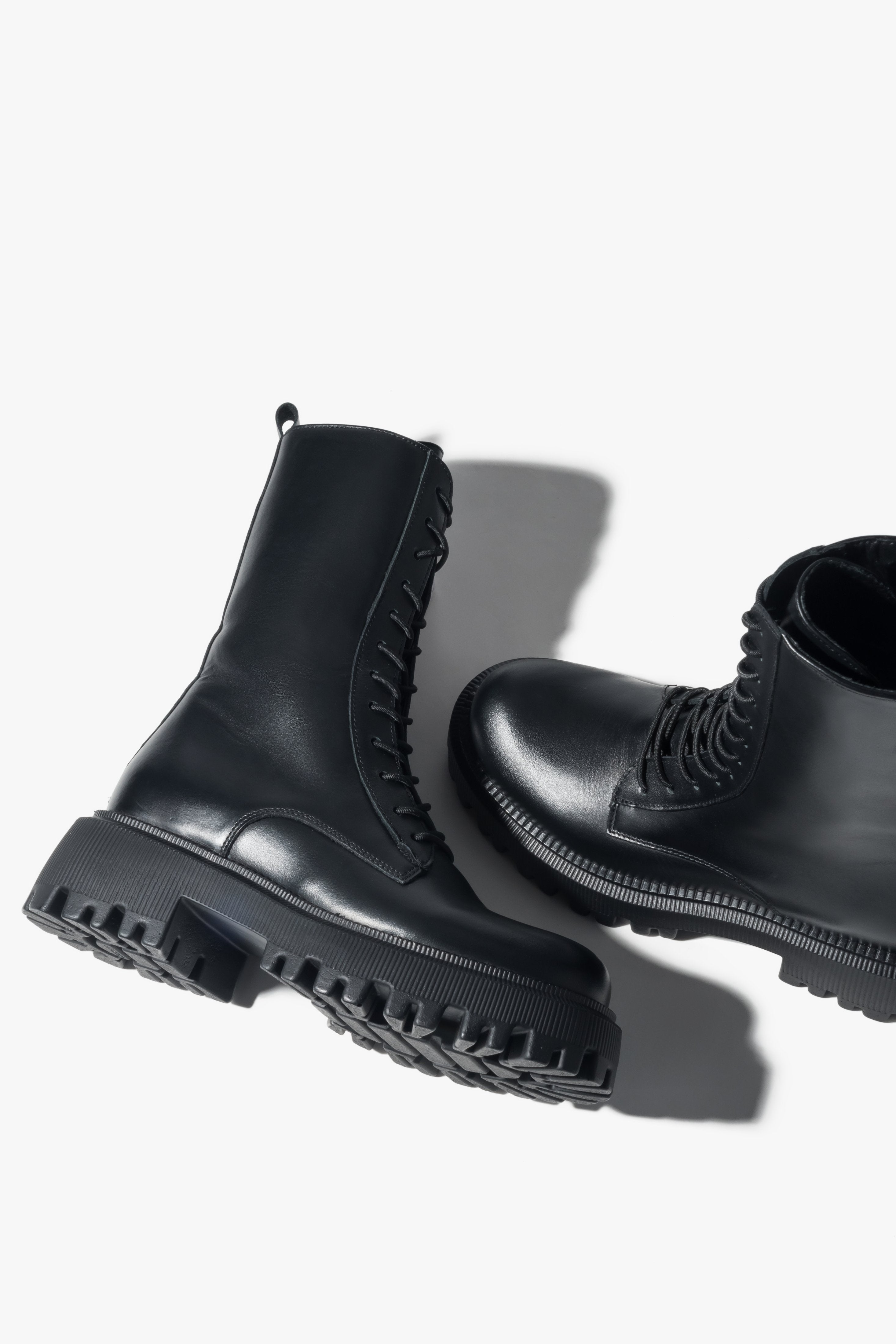 Schwarze Plateau-Stiefeletten aus italienischem Premium-Leder