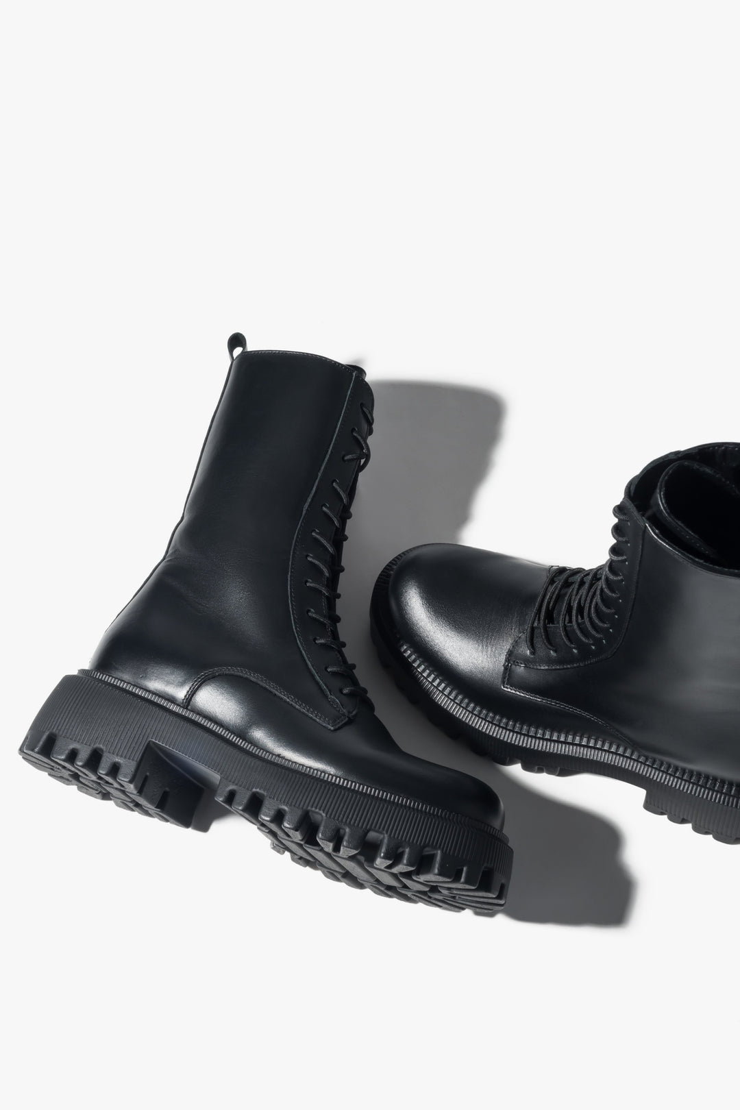 Schwarze Plateau-Stiefeletten aus italienischem Premium-Leder