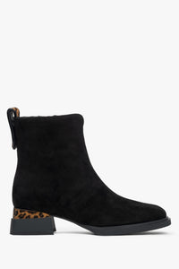 Schwarze Damen-Stiefelette aus Velours mit elegantem Leoparden-Akzent Estro ER00115957.
