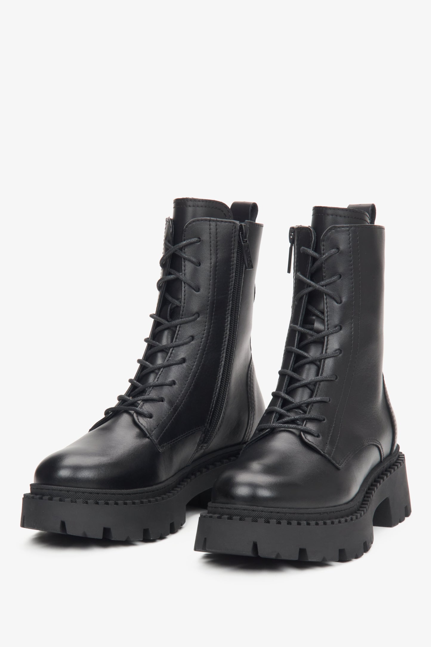 Damen-Stiefeletten in Schwarz mit leichter Isolierung von Estro.