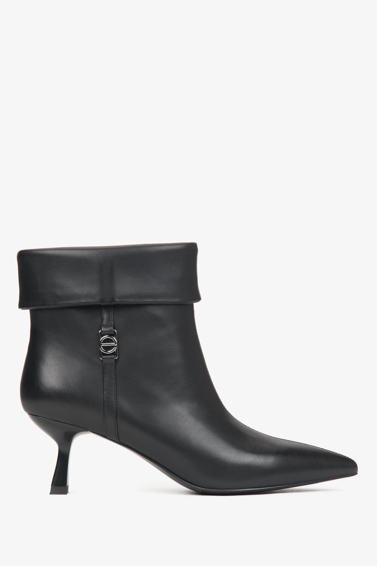 Damen Niedrige Schwarze Leder-Stiefeletten mit Kelchabsatz Estro ER00116171.
