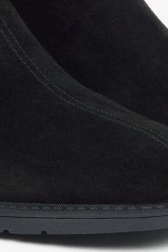 Schwarze Damen-Stiefeletten aus echtem Velours mit leichter Isolierung von Estro – Details.
