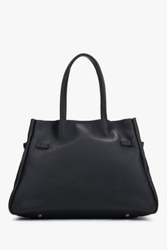 Rückansicht der eleganten schwarzen Tote-Bag mit robusten Tragegriffen 