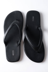 Schwarze Damen-Zehentrenner aus echtem Leder Estro ER00119396