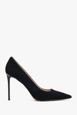 Schwarze Damenpumps aus echtem Veloursleder mit spitzer Schuhspitze. Estro ER00117236