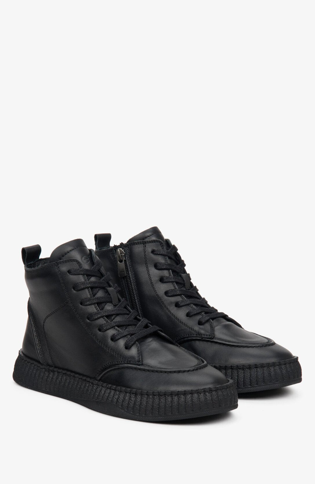 Schwarze Damenstiefel aus Leder von Estro.