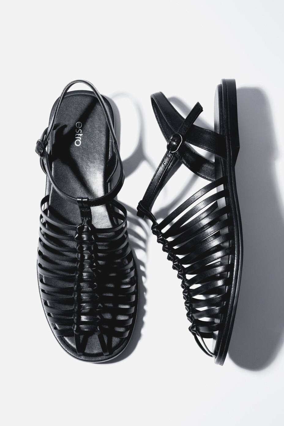 Schwarze Fisherman-Sandalen mit feinen Riemchen Estro ER00119453.