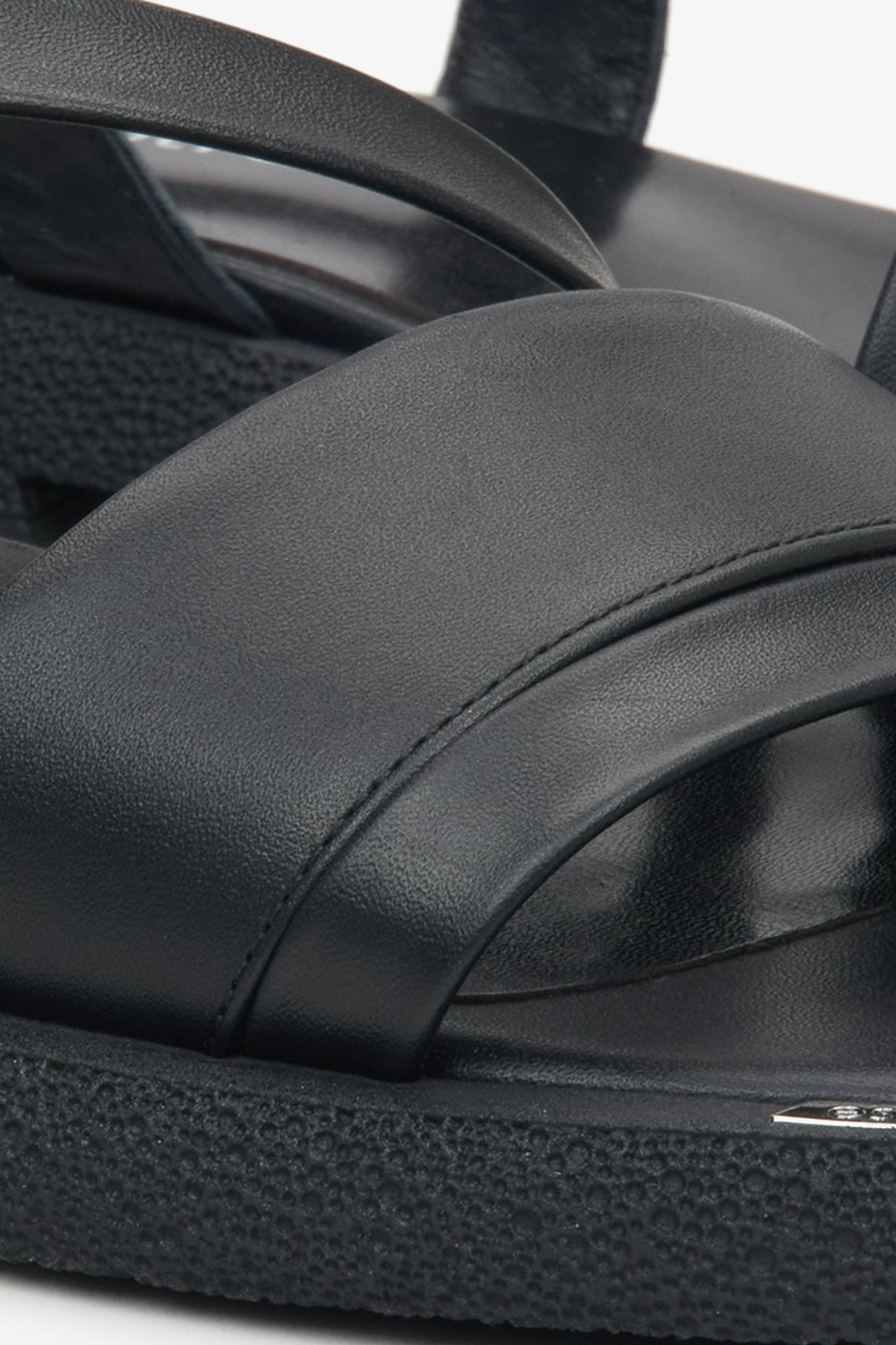 Schwarze flache Damen Sandalen aus Echtleder mit Komfortsohle Estro ER00115113