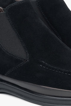 Schwarze Herren-Chelsea-Stiefeletten aus Velours von Estro – Details.