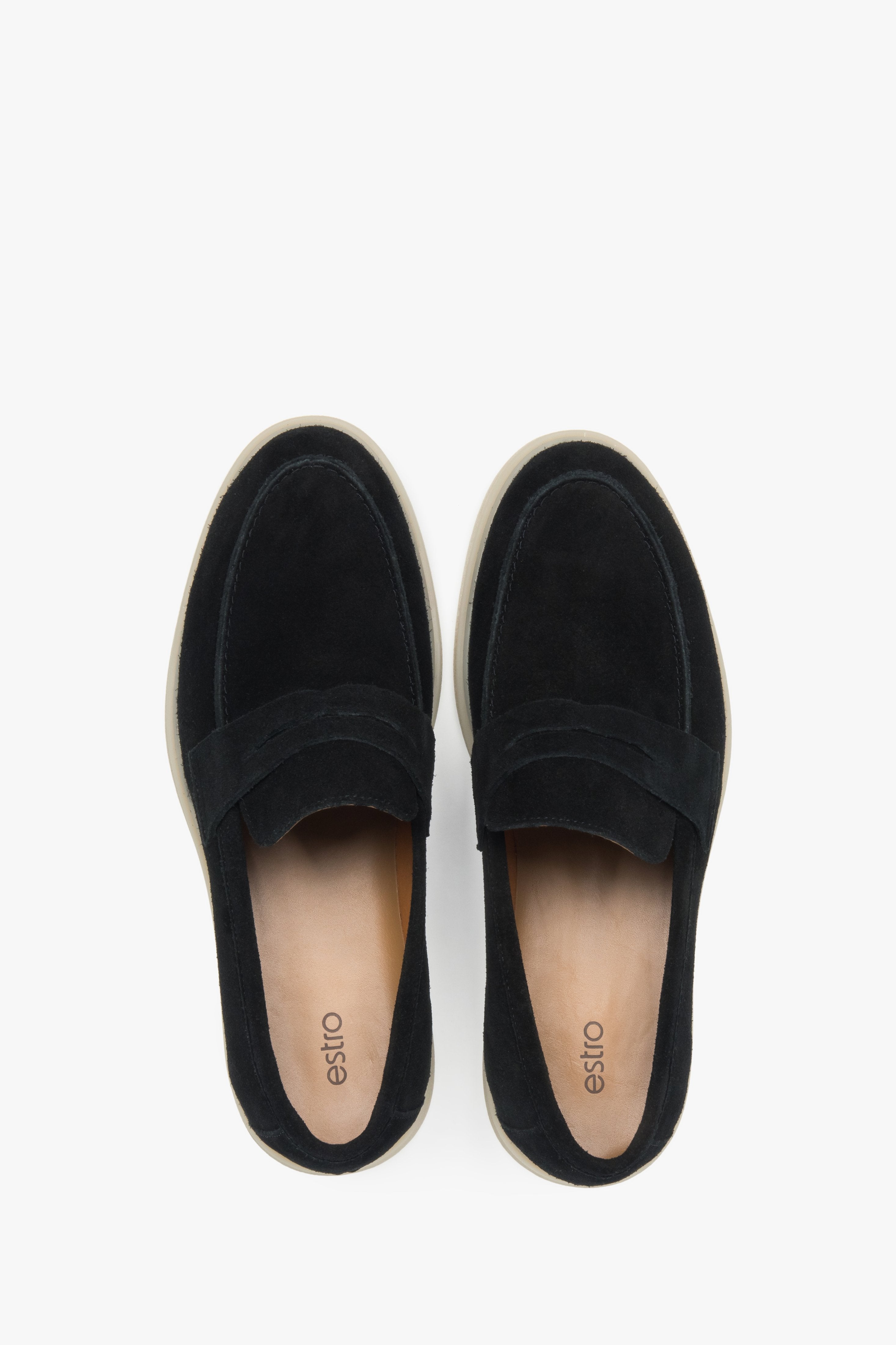 Schwarze Herren Loafer aus Premium Echtvelours von Estro – Draufsicht.