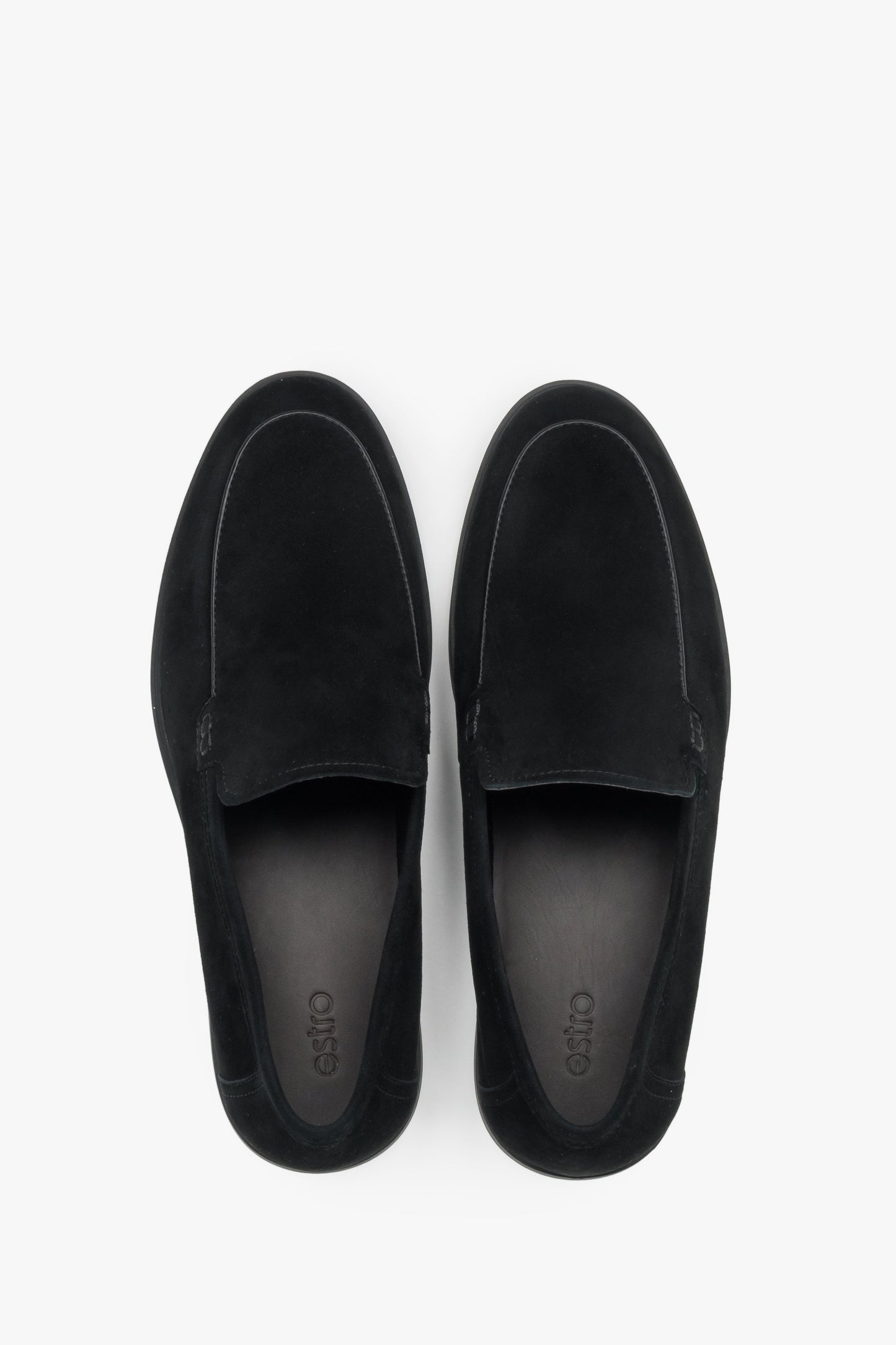 Draufsicht auf das Paar Herren-Loafer aus Natur-Velours in Schwarz.