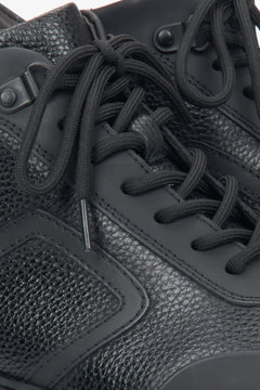 Stylisch und warm – diese Herren-Stiefeletten aus schwarzem Echtleder mit Fütterung von Estro – Details.