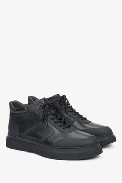 Estros Herren-Stiefeletten in Schwarz, gefertigt aus echtem Leder und gefüttert mit warmer Polsterung.
