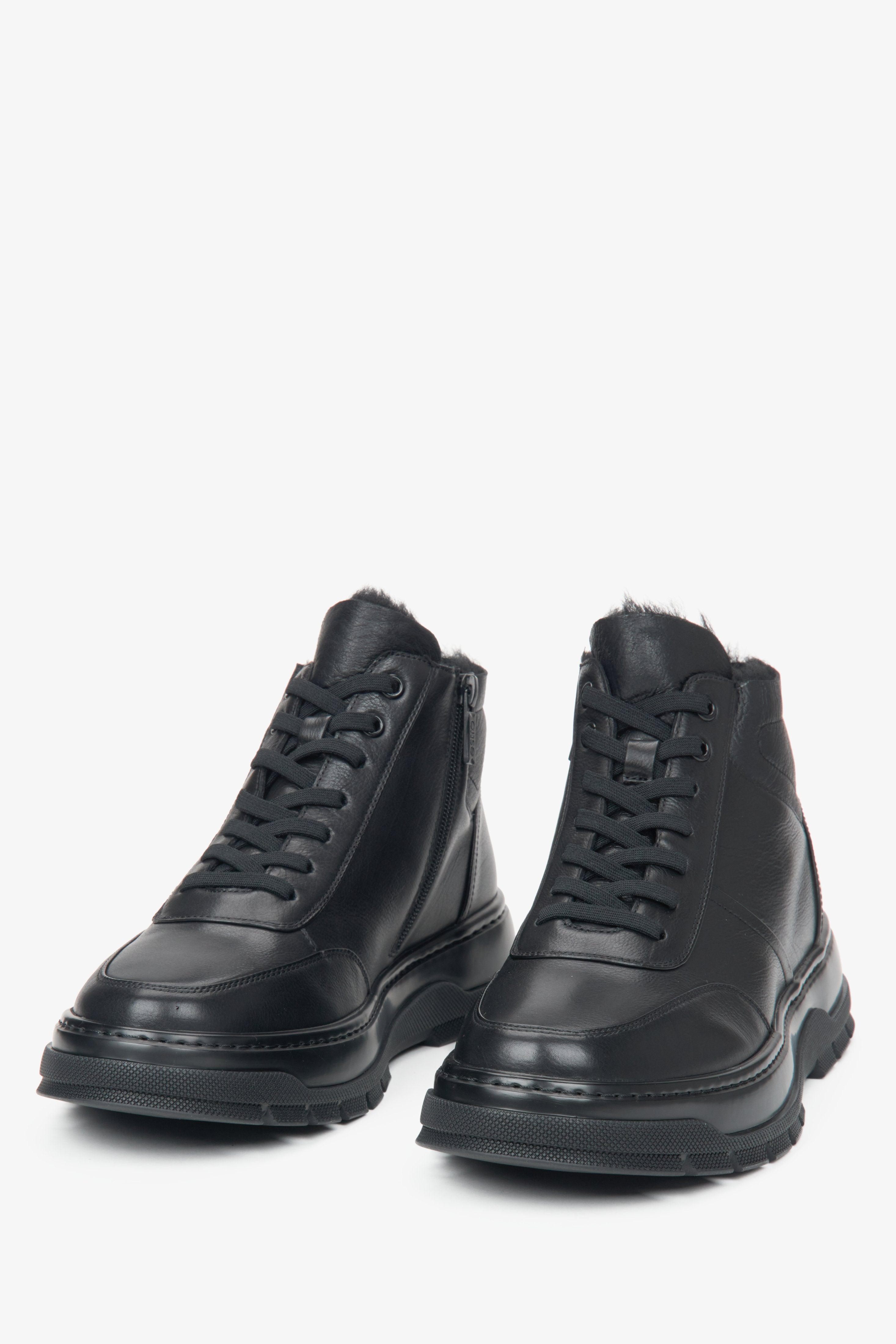 Schwarze Herren-Winterstiefeletten von Estro aus Naturleder.