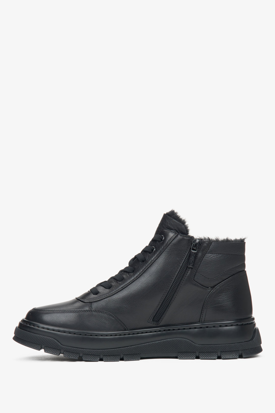 Schwarze Herren-Winterstiefeletten von Estro aus Naturleder – Seitenansicht.