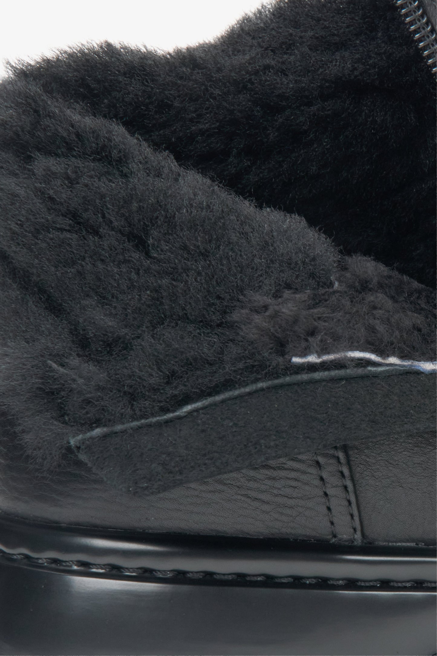 Schwarze Herren-Winterstiefeletten von Estro aus Naturleder – Nahaufnahme des Futters.