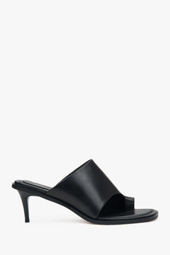 Schwarze Damen-Mules von Estro z echtem Leder mit Pfennigabsatz und Zehenschlaufe.