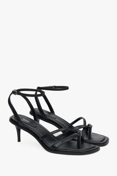 Schwarze Damen-Sandaletten von Estro aus echtem Leder mit kleinem Absatz.