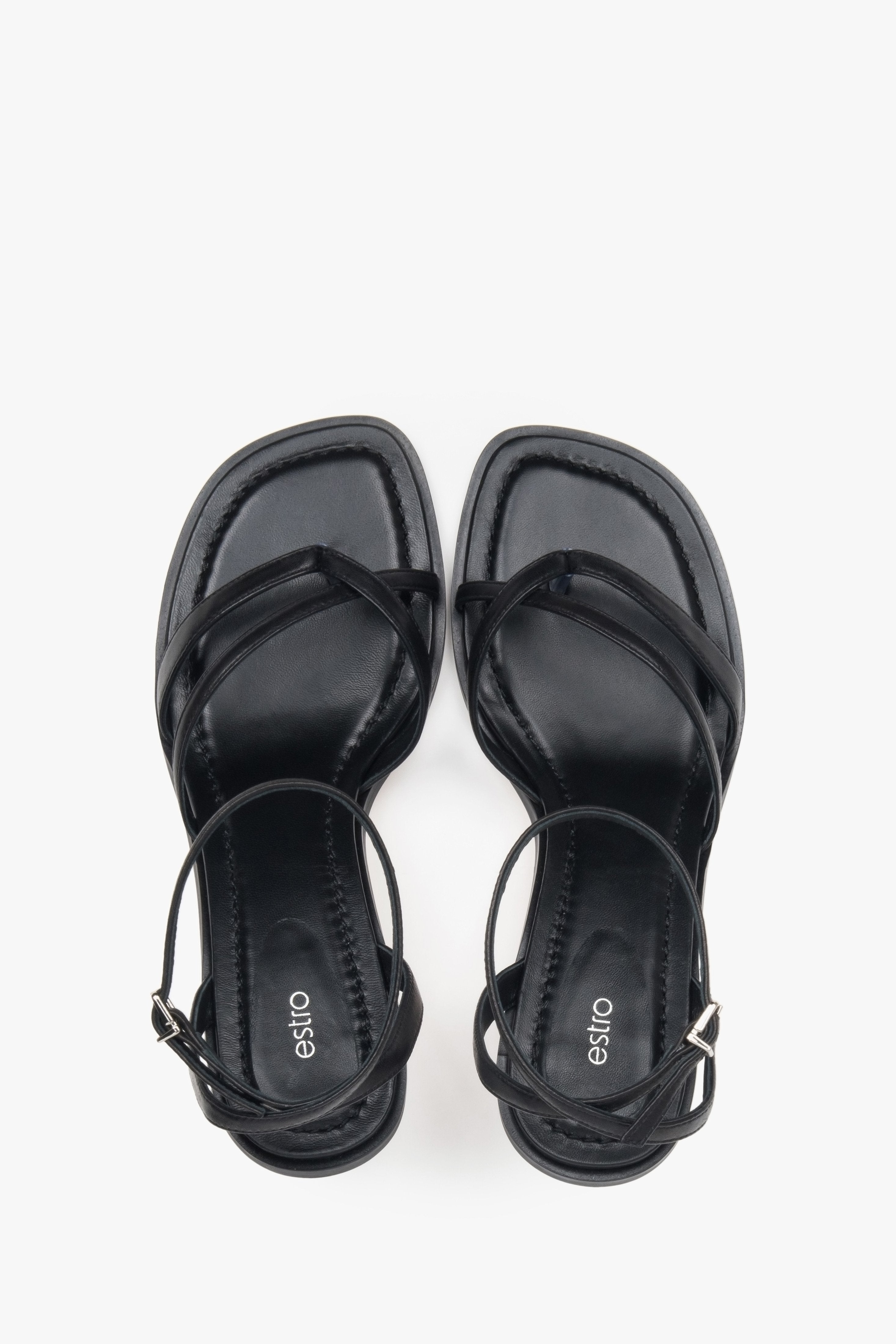 Elegante schwarze Sandaletten z niedrigem Absatz dla den perfecten Sommer-Look.