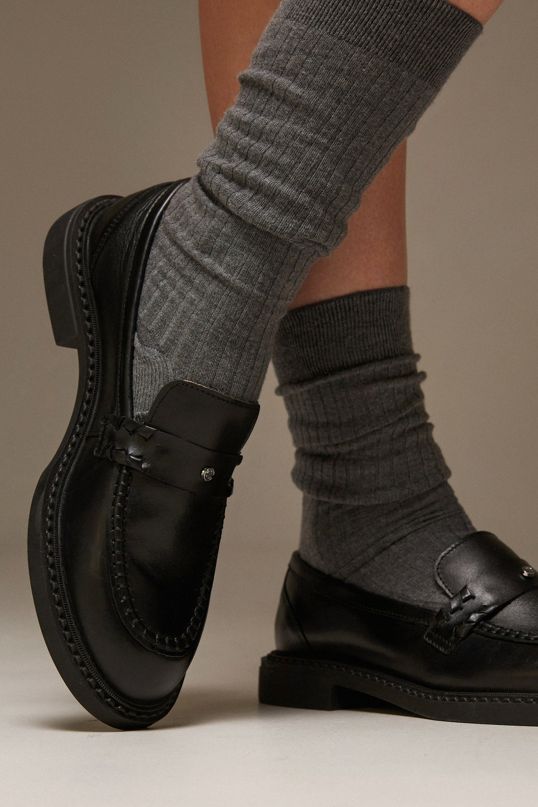 Schwarze Lederloafer für Damen Estro ER00115646.