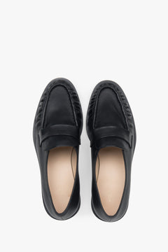 Vielseitige Damen-Loafer in Schwarz von Estro aus Naturleder mit dekorativer Raffungb.