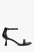 Schwarze Ledersandalen für Damen mit robustem Trichterabsatz Estro ER00116985.