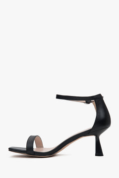 Stylische schwarze Damen-Sandalen von Estro aus hochwertigem echtem Leder mit einem einzigartigen Trichterabsatz, der Komfort garantiert.