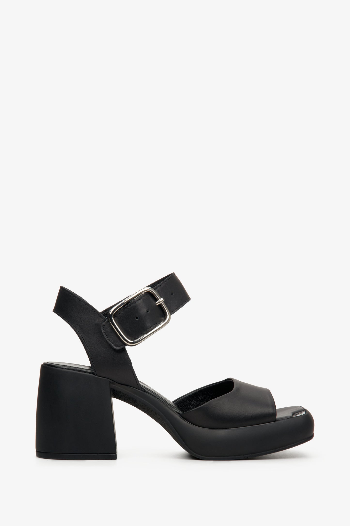 Schwarze Ledersandalen mit Absatz für Damen Estro ER00115155.